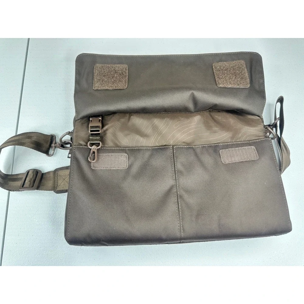 Incase Messenger Bag Laptop Briefcase Unisex OS Brown Good Padded Tech Carryall